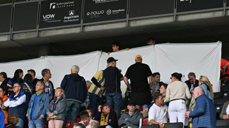  Trauer in Braunschweig: Fan verstirbt w&auml;hrend Zweitligaspiel 