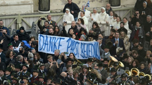 Zehntausende nehmen auf dem Petersplatz Abschied vom früheren Papst Benedikt XVI.