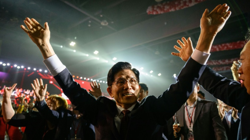 S. Korea conservatives choose presidential candidate after last-minute chaos