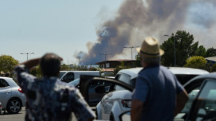 Feux en Gironde: sous la chaleur et les fumées, des milliers d'évacués à La Teste-de-Buch