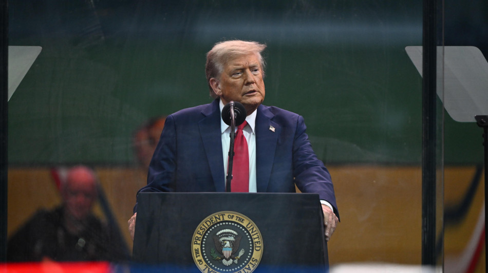 Trump, colpiremo Iran con tutta la forza se ci attaccasse