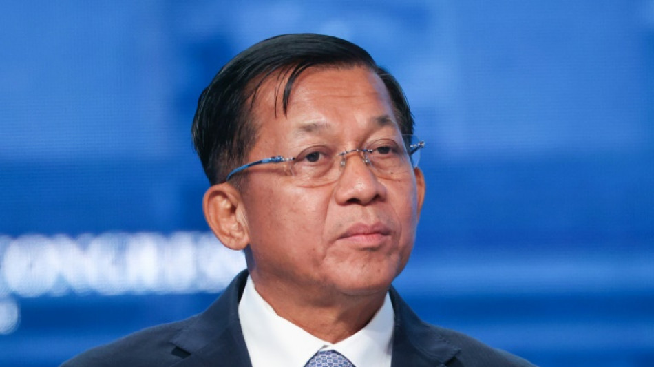 Junta militar birmana celebra d&iacute;a de independencia con desfile e indultos masivos