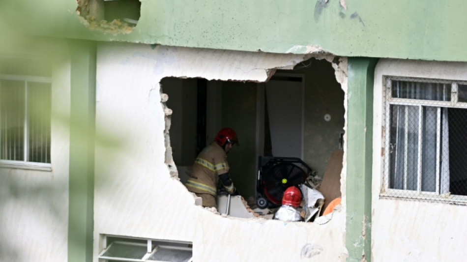  Avi&atilde;o cai em pr&eacute;dio e deixa dois mortos em Belo Horizonte 