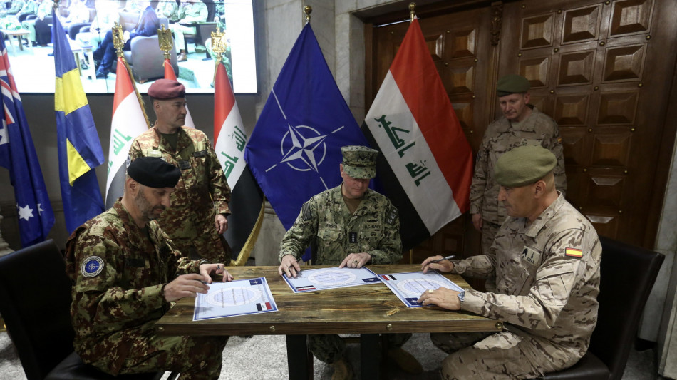  Baghdad, la missione Nato si ritira temporaneamente dall'Iraq 
