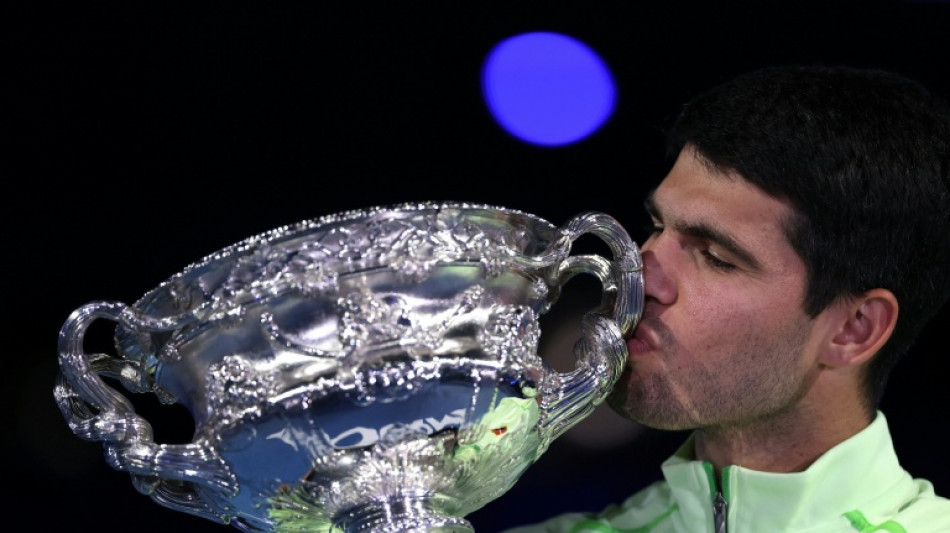  Alcaraz sweeps past Djokovic to win 'dream' Australian Open 