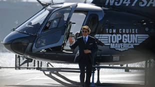 Tom Cruise fliegt mit dem Hubschrauber zur 