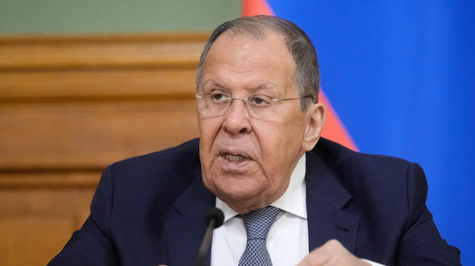 Lavrov, da Ue goffi tentativi di ostacolare Trump