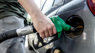 Mimit, prezzi carburanti in lieve calo, benzina self a 1,890 euro al litro