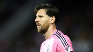 MLS multa Messi por apertar pesco&ccedil;o de auxiliar t&eacute;cnico advers&aacute;rio