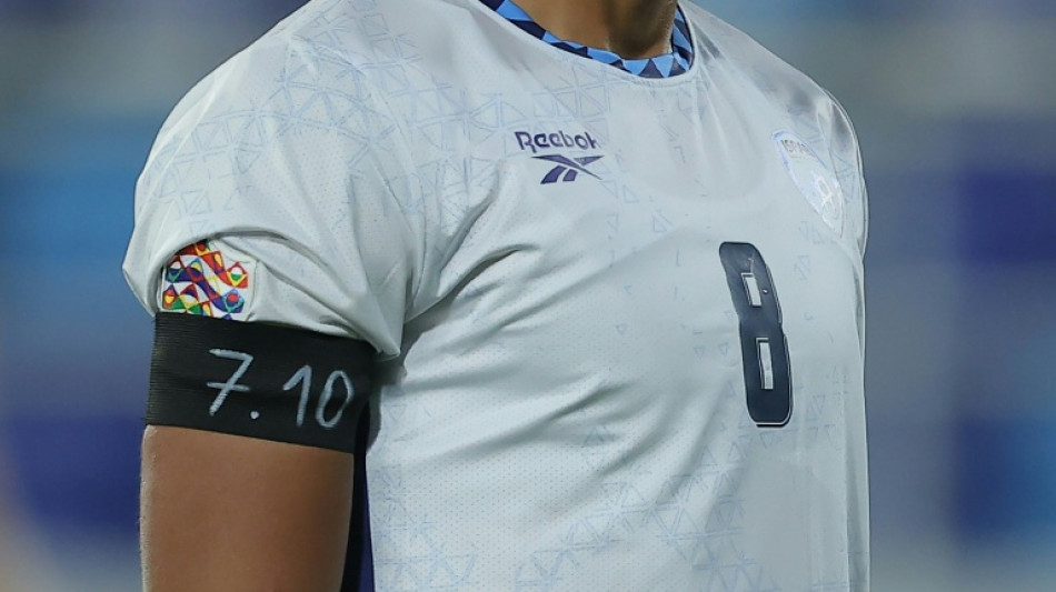  Jogadores israelenses usam bra&ccedil;adeira preta em empate contra a Irlanda 