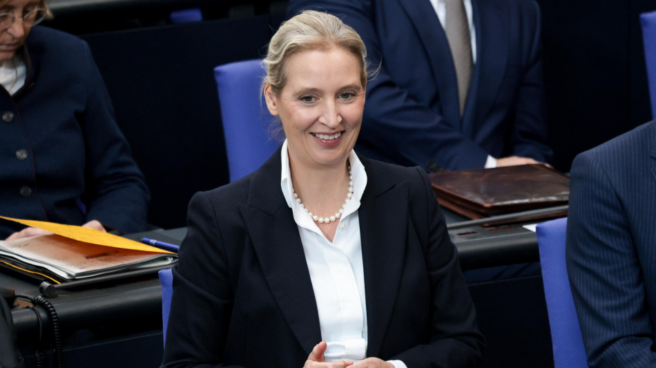  Alice Weidel, siamo sotto assedio, l'Ue ha bisogno di riforme radicali 