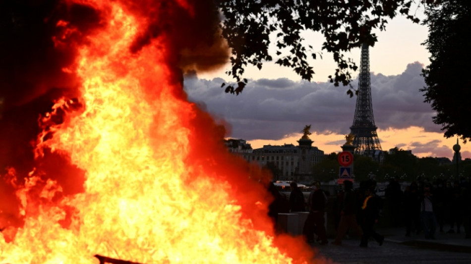  "Du jamais vu" : dans le centre de Paris, des sc&egrave;nes de pillage hors de contr&ocirc;le 