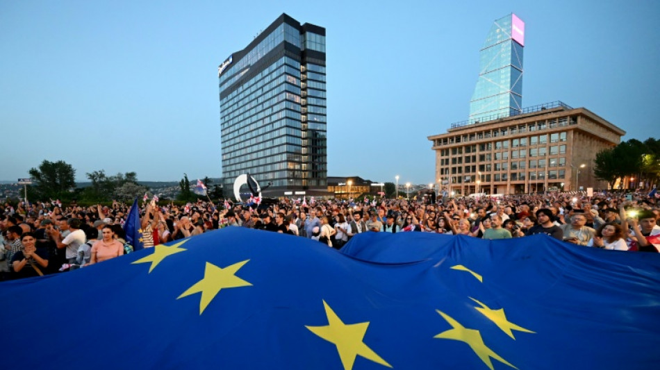 Géorgie: 20.000 opposants pro-européens manifestent à Tbilissi