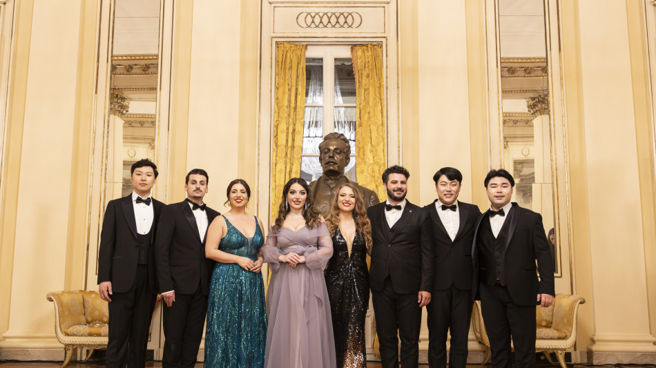 Scala: Malika Ayane col coro di voci bianche dell'Accademia
