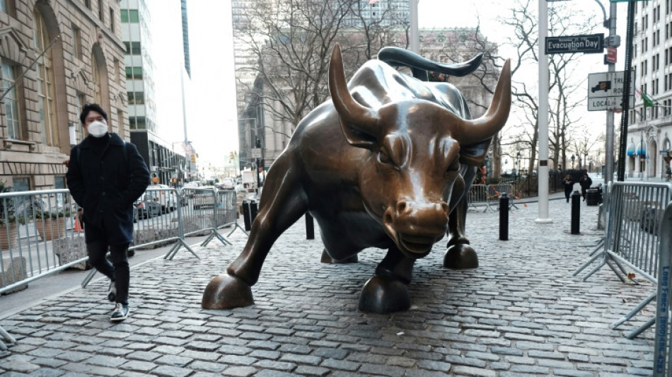 Wall Street clôture en forte hausse une semaine cauchemardesque