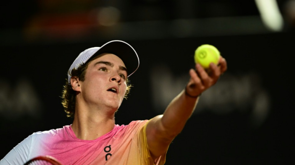 Jo&atilde;o Fonseca sofre, mas vence na estreia em Indian Wells