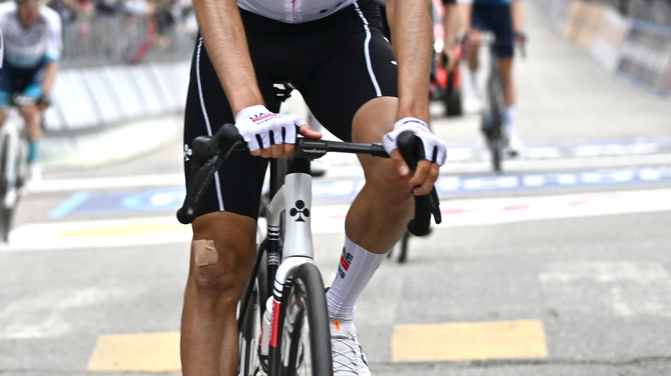 Giro: 18/a tappa; lo spagnolo Ayuso si ritira