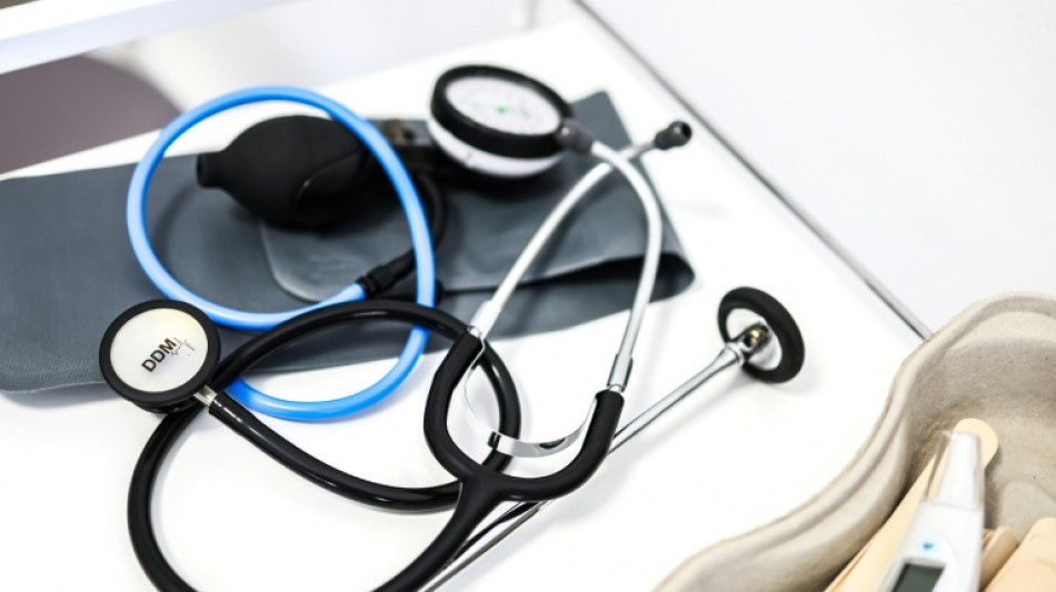 Ce cabinet où les médecins retraités reprennent le stéthoscope