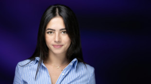 L'influenceuse Miel Abitbol exhorte Macron à ne pas mettre la santé mentale "sous le tapis"