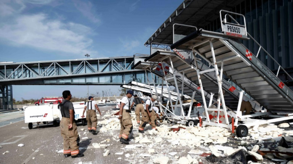 Evakuierung von Touristen aus von Hurrikan verw&uuml;stetem Acapulco l&auml;uft an