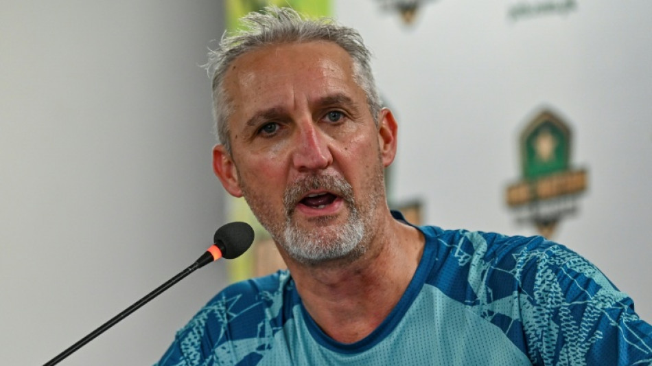  Ex-Pakistan coach Gillespie tells Javed 'look in the mirror' over sackings 