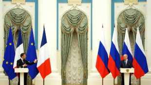 Macron asegura que Putin le garantizó que no habrá "escalada" en Ucrania