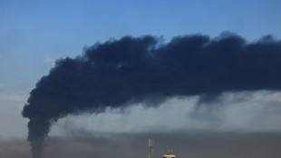 Israel bombardeia sul de Gaza, fam&iacute;lias pedem a Netanyahu que negocie liberta&ccedil;&atilde;o de ref&eacute;ns