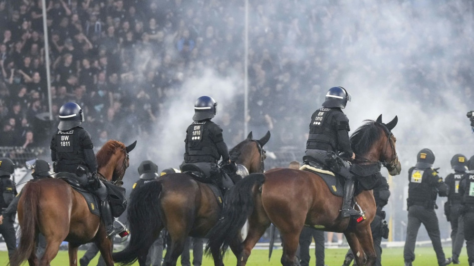  Ausschreitungen in Mannheim: 35 Polizisten verletzt 