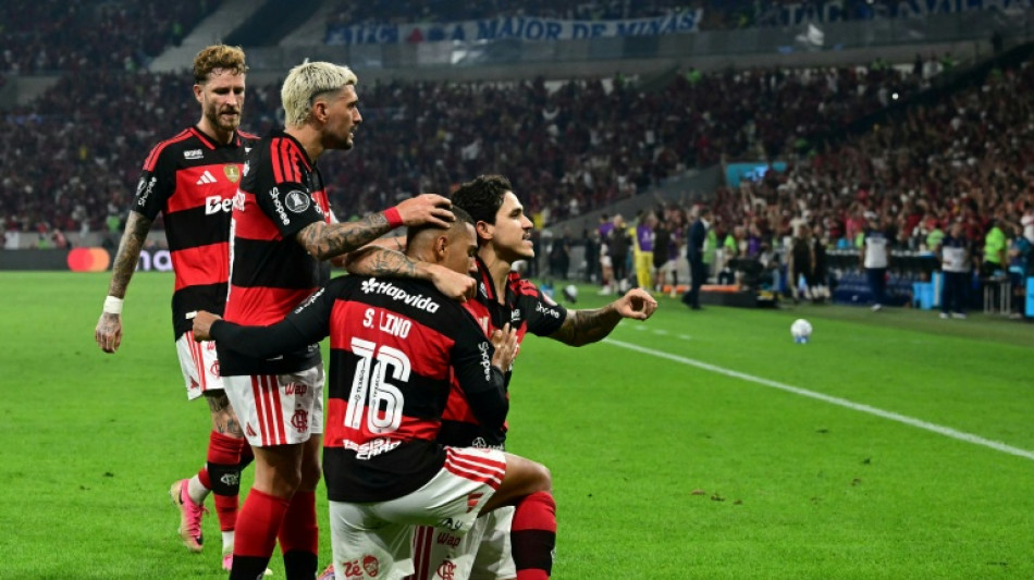 Flamengo vence Cruzeiro (2-1) e vai &agrave;s quartas de final da Libertadores 