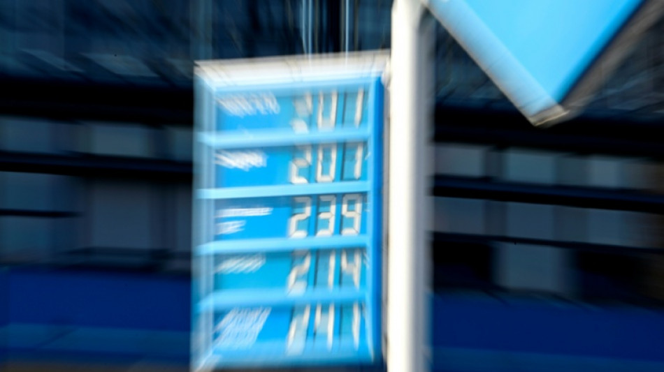  Studie: Zw&ouml;lf-Uhr-Tankregel bringt Mineral&ouml;lkonzernen zus&auml;tzliche Gewinne  