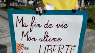 Le proc&egrave;s de militants du suicide assist&eacute;, tribune pour l'aide &agrave; mourir