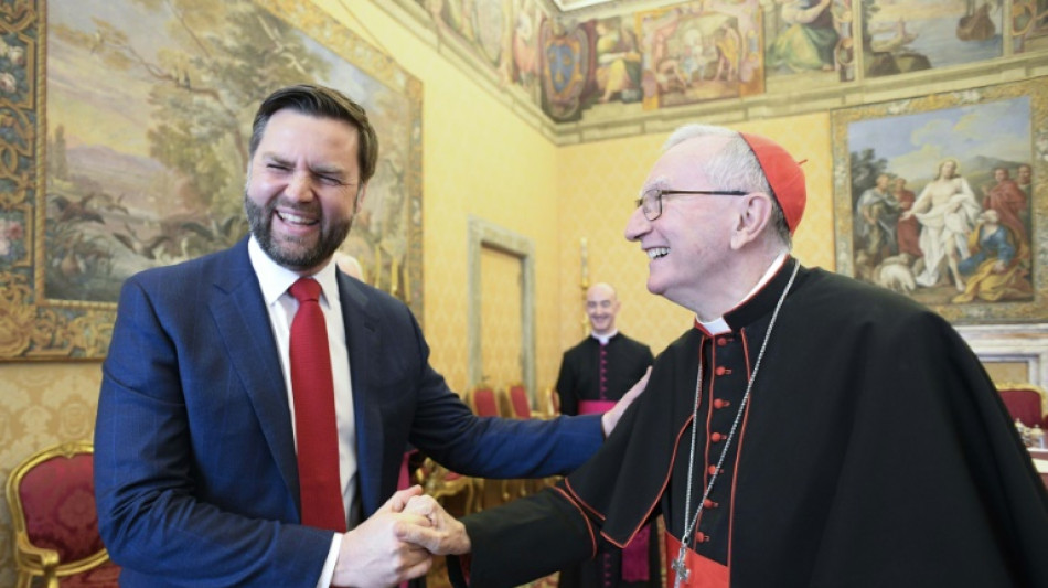 JD Vance aborda questão dos refugiados durante visita ao Vaticano