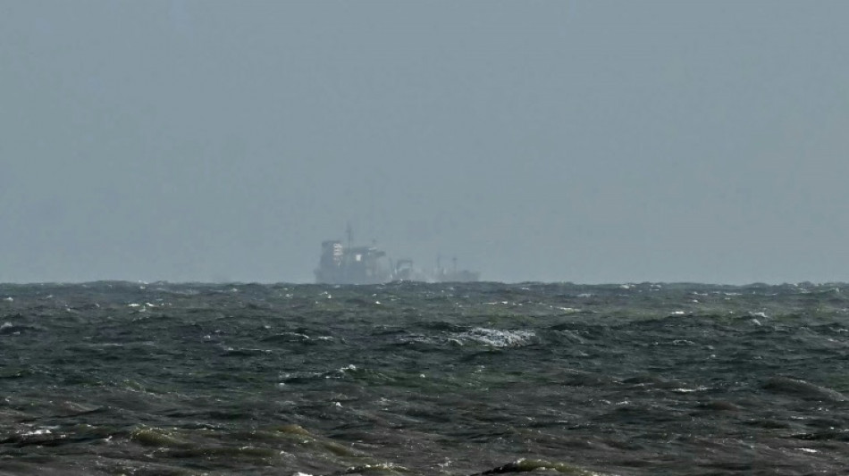 Inc&ecirc;ndio continua ap&oacute;s colis&atilde;o de navios no Mar do Norte, sem sinais de contamina&ccedil;&atilde;o
