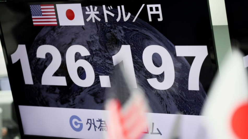 Le yen chute &agrave; son plus bas niveau face au dollar depuis 20 ans