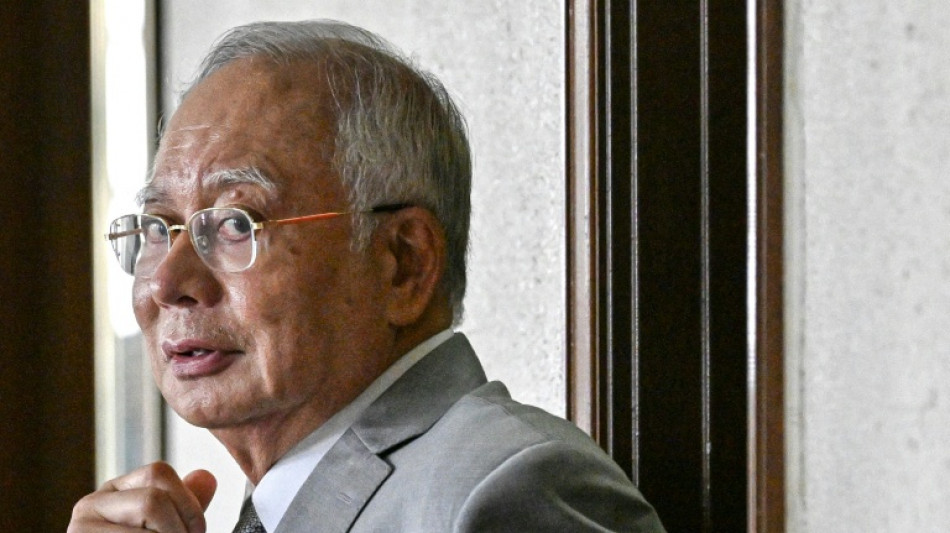  Malaysia: Ex-Regierungschef Najib in Korruptionsskandal zu 15 Jahren Haft verurteilt 