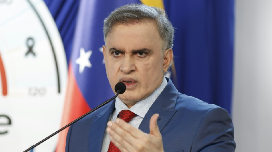 Venezuela denuncia golpizas y abusos a migrantes en megacárcel salvadoreña