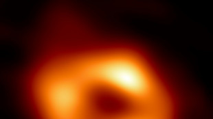 Erstes Bild von Schwarzem Loch mitten in unserer Galaxie veröffentlicht