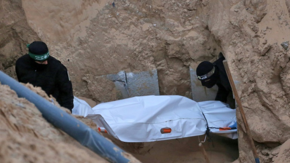 Israël mène des raids meurtriers à Gaza, accuse le Hamas d'avoir attaqué ses soldats