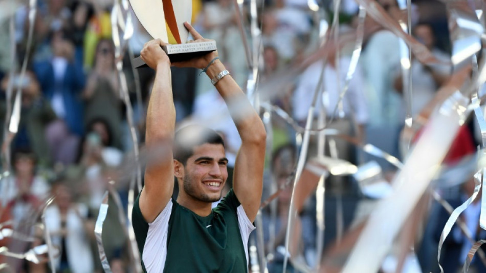 Tennis: Alcaraz s'offre à Madrid son 2e Masters 1000 en écrasant Zverev