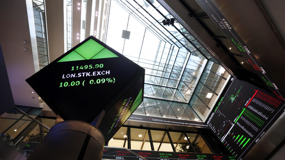 Borsa: l'Europa sale in attesa di Wall Street, Milano +0,5%