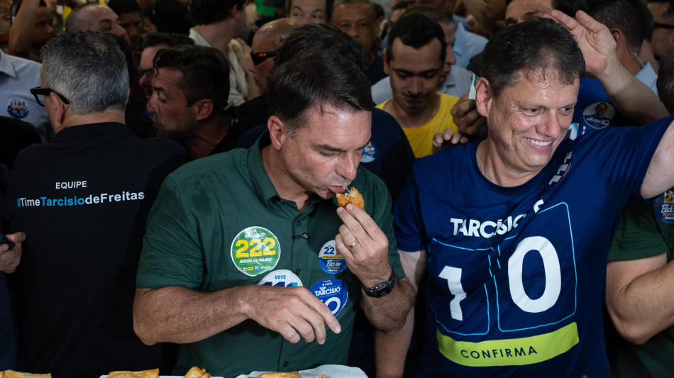  Brasile, la campagna di Fl&aacute;vio Bolsonaro preme per il ritiro di Zema e Caiado 