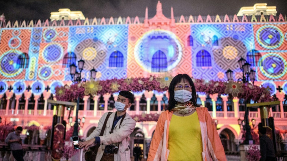 Macao cierra casinos y comercios no esenciales en plena ola de coronavirus