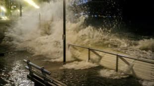 Hong Kong decreta alerta máxima por el supertifón Ragasa