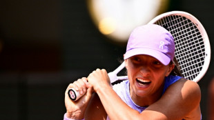 Swiatek arranca su temporada en hierba ganando a Azarenka en Bad Homburg