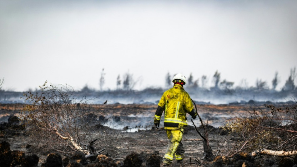  Feuerwehr will Brand im Osten Belgiens "einkreisen" 