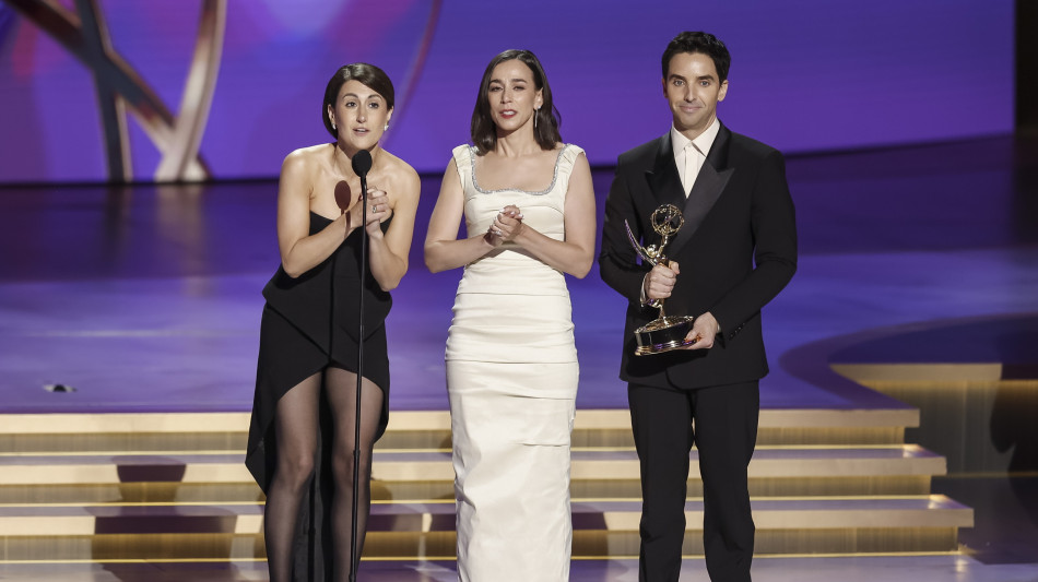 Emmy, a sorpresa la miglior serie comica &egrave; 'Hacks'