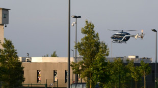 A Paris, Mohamed Amra interrog&eacute; pour la premi&egrave;re fois sur son &eacute;vasion meurtri&egrave;re