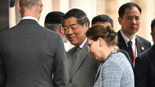 China y EEUU vuelven por segundo d&iacute;a a la ronda de negociaciones comerciales en Suecia