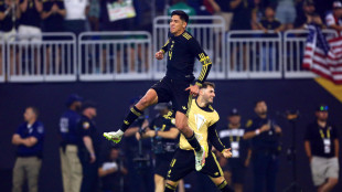 Calcio: il Messico batte 2-1 gli Usa e vince la Gold Cup