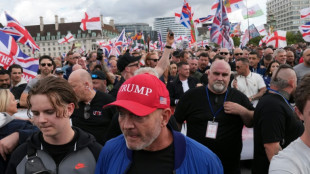 London: Zehntausende demonstrieren nach Aufruf des Rechtsextremen Tommy Robinson